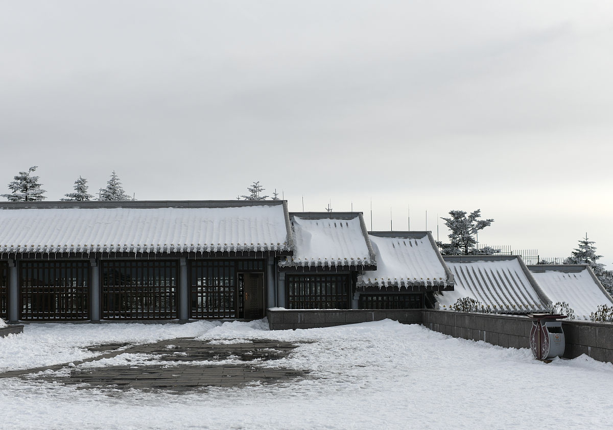 关于四川峨眉山机电施工总承包二级资质新办及转让多少钱字数