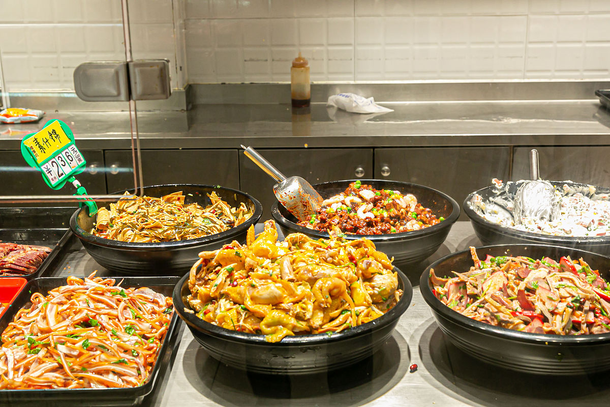 泡椒厨房主要业务：外卖、培训、加盟、食材供应链和品牌推广