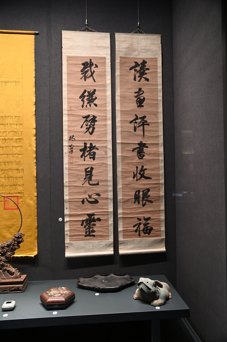 且借人间二两墨，下联该如何对？