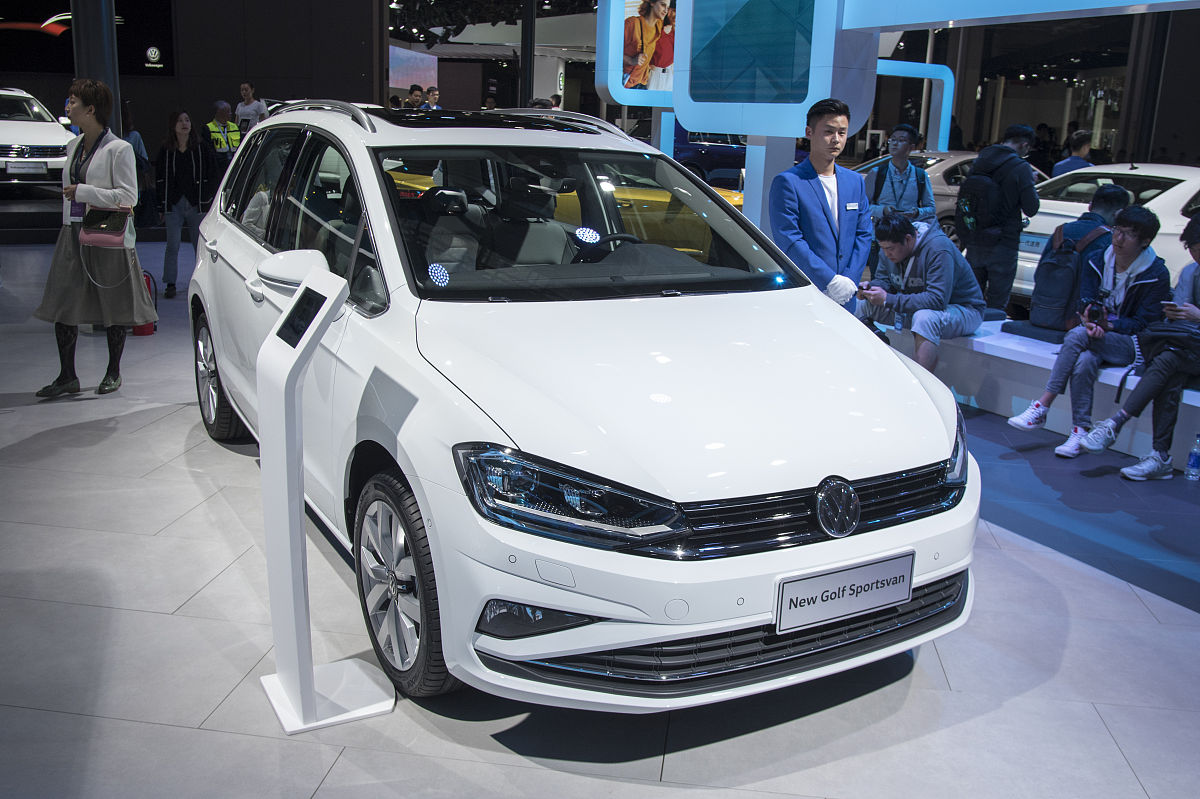 Volkswagen Recalls 143,000 Atlas SUVs for Airbag Sensor Issue