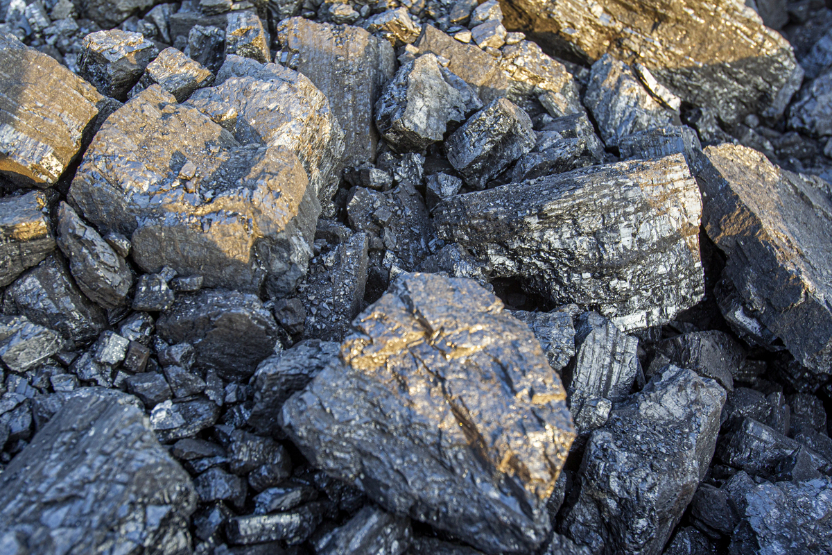 石墨是怎么形成的？石墨的来源和开采过程