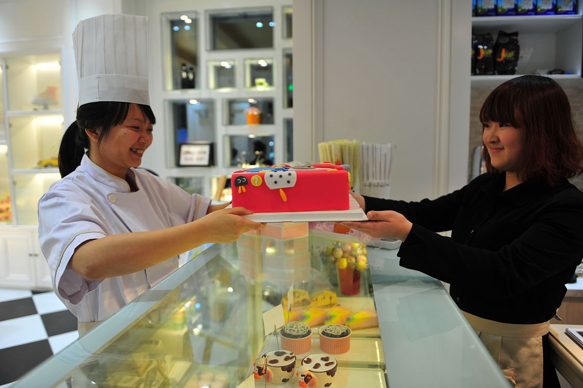 公务员年度工作总结：成绩、不足与计划