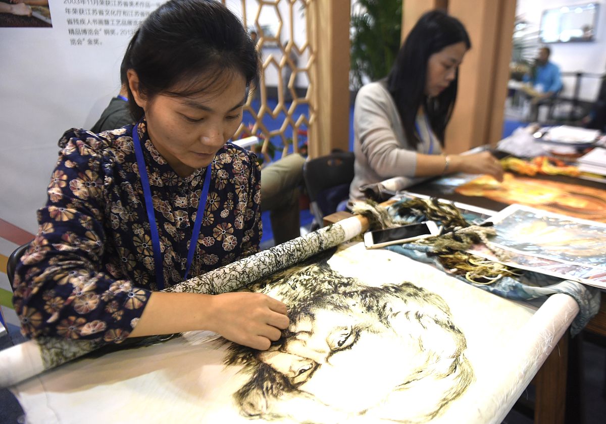 成都中和职业学校招收往届生吗？