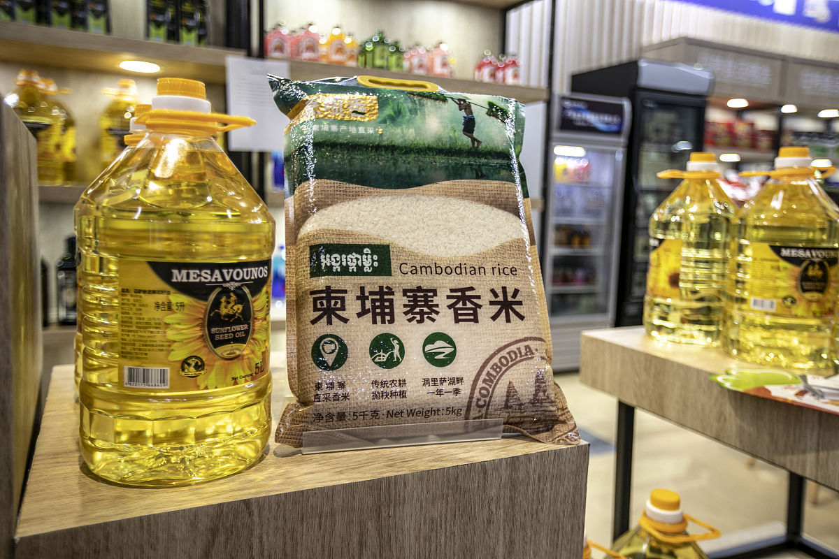 植物油和谷物作为俄罗斯产量和出口量最大的农产品在世界的粮油市场占据着重要的地位。