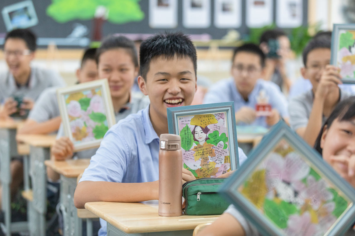 教师节送老师精美手抄报：表达感激之情的特别礼物