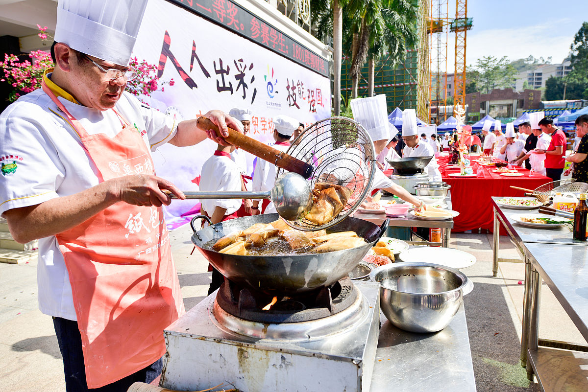 贵州商贸学校中药学专业怎么样？优势、劣势及发展前景分析