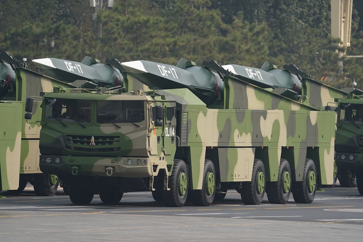 我国的东风-17中近程弹道导弹具有很强的区域拒止能力那么请问该导弹隶属于哪个军种？