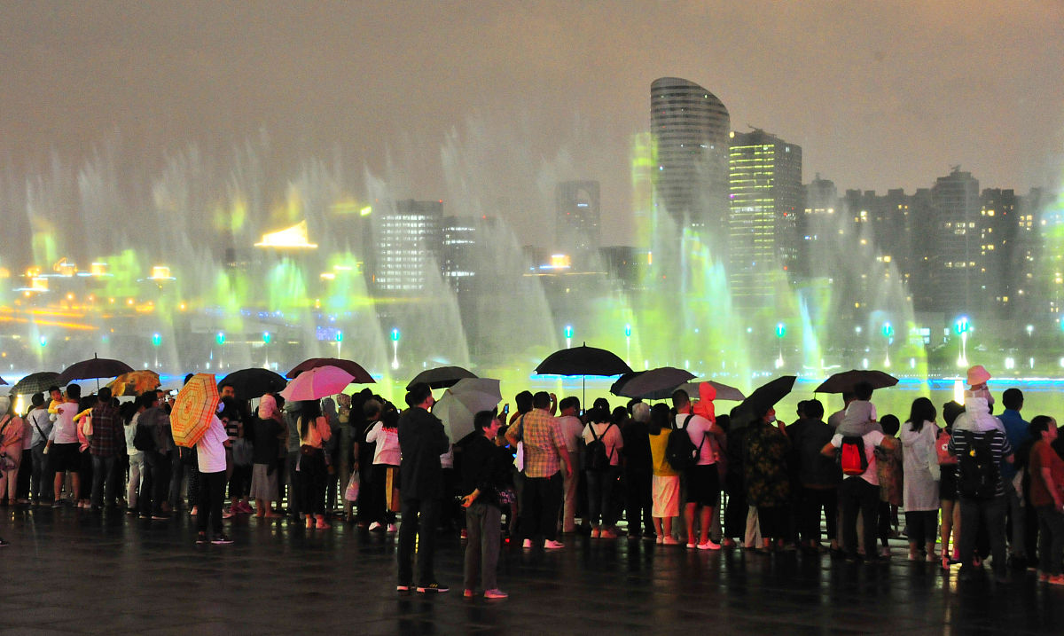 《我和我的祖国》歌曲感想100字