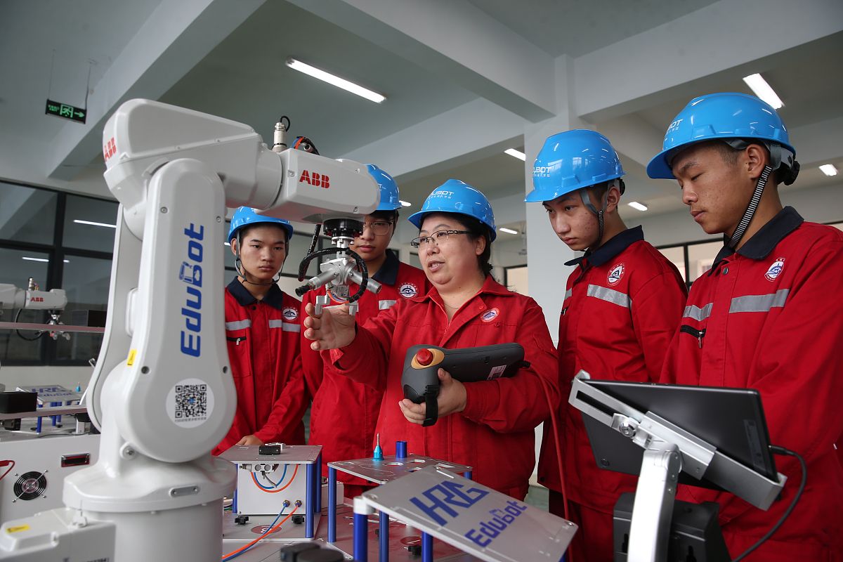 广西交通技师学院2023年招生简章 - 培养高素质交通技术人才