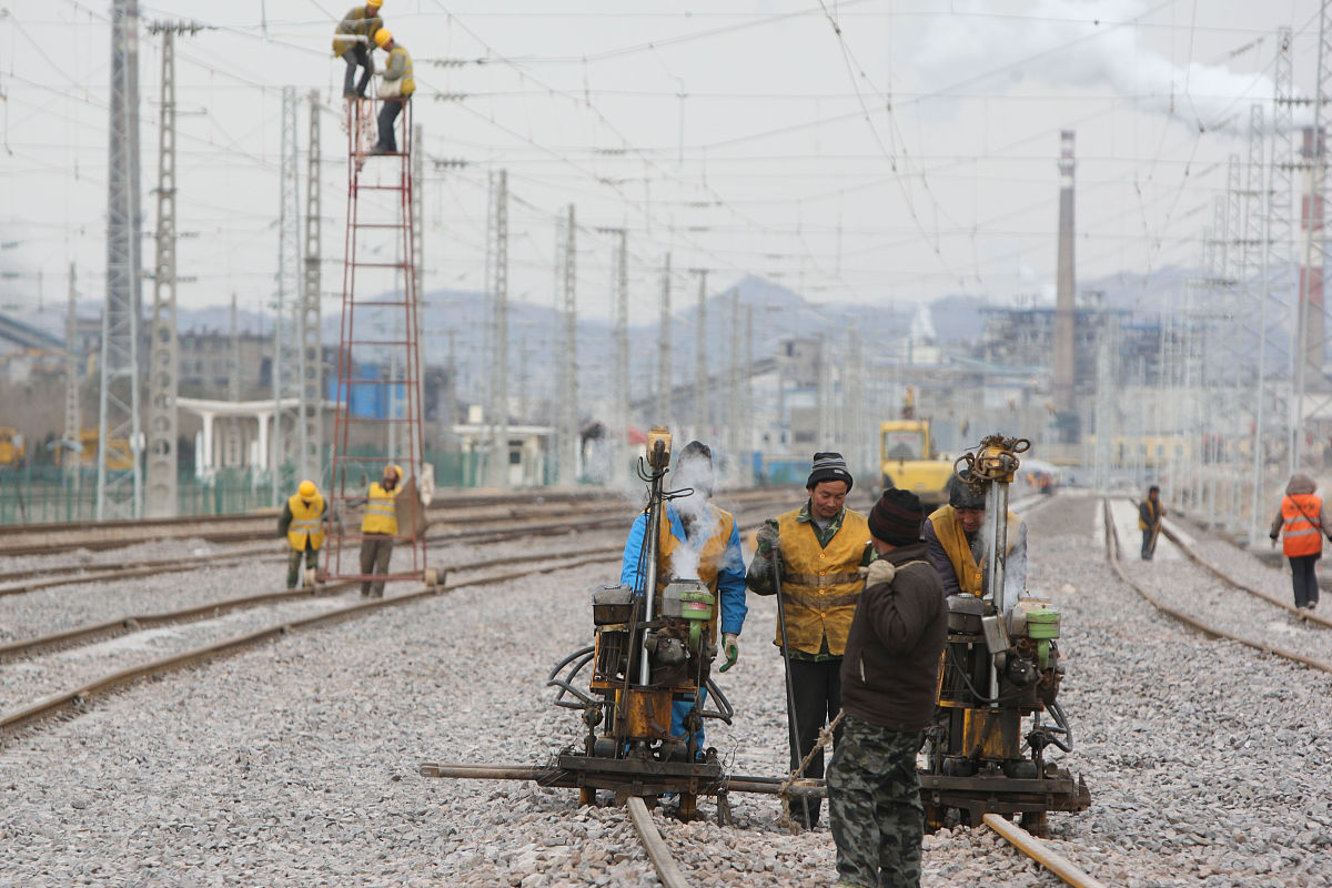 青岛机务段行车安全管理分析：事故、措施、体系及文化