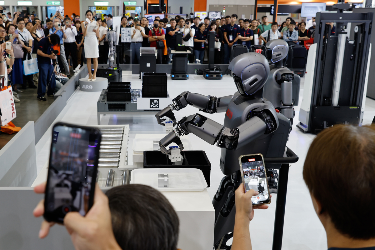 人工智能对人力市场的影响：机遇与挑战