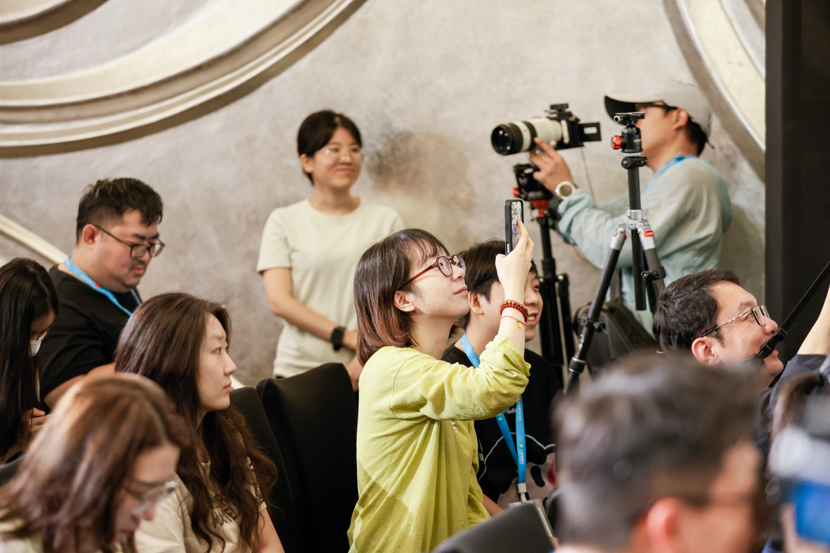 加入媒体部，开启你的校园传播之旅！