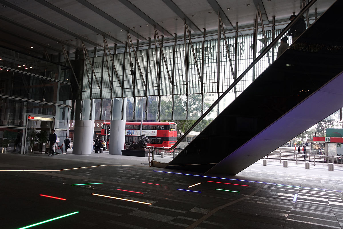 成都站流线组织优化：提升交通效率，优化客流体验