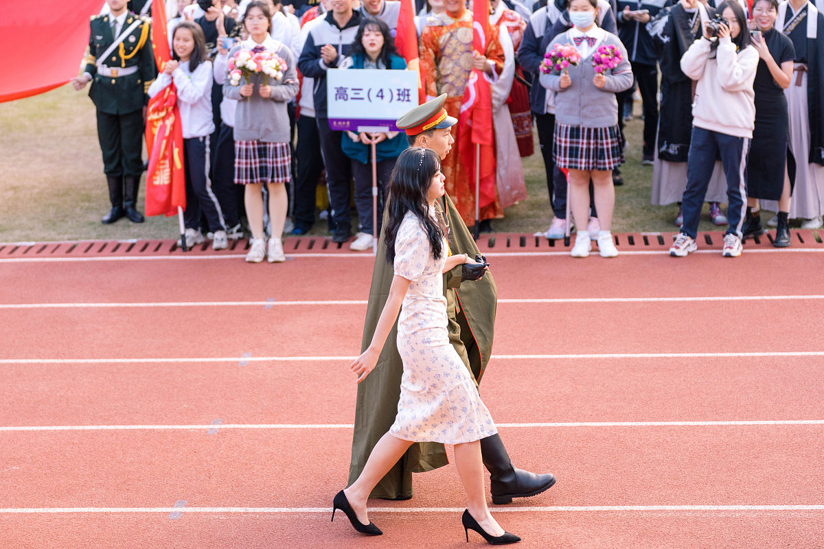 运动会圆满结束！感谢老师和同学们，节日快乐！