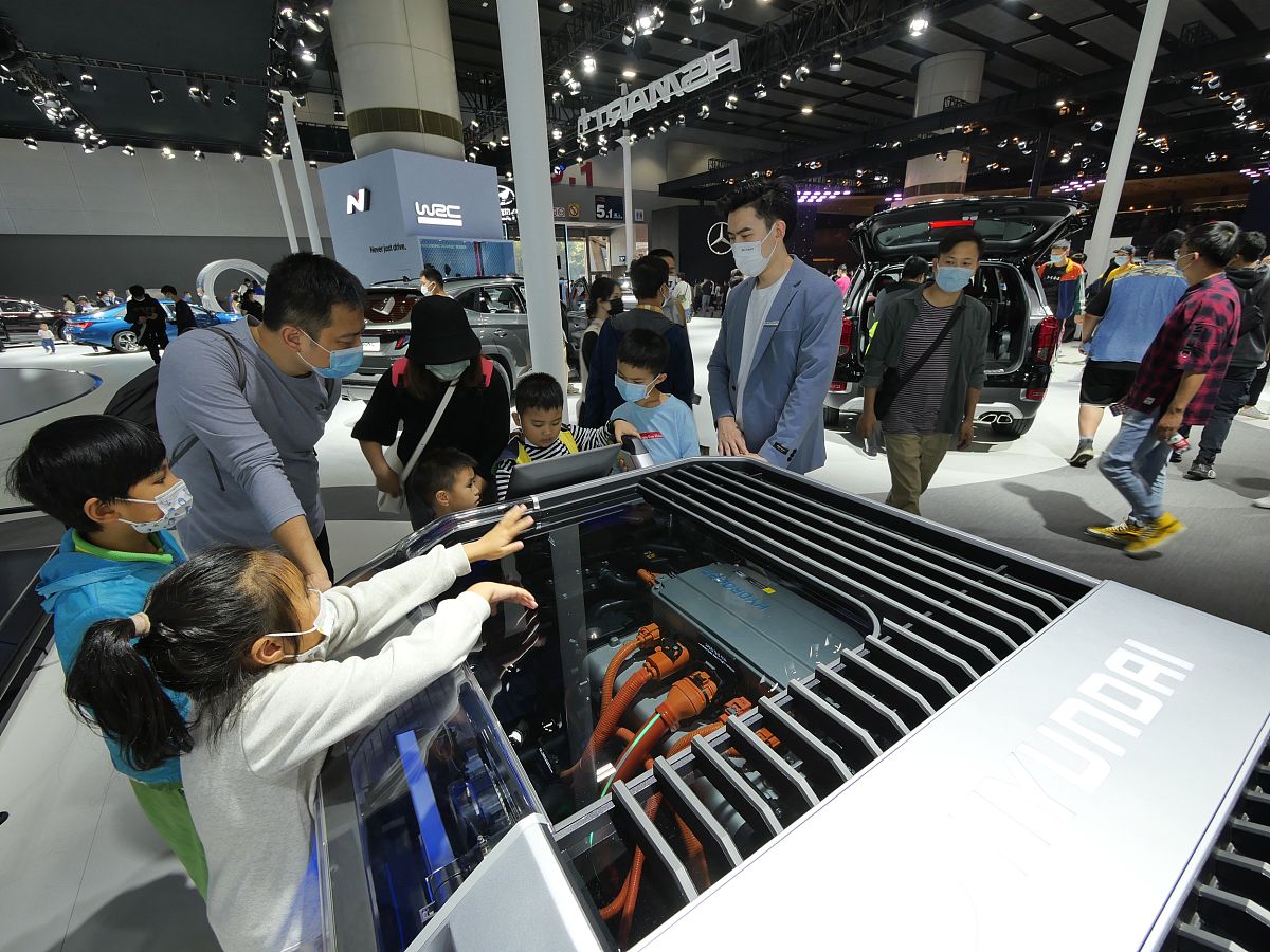 燃料电池系统中锂电池和燃料电池工作温度区别