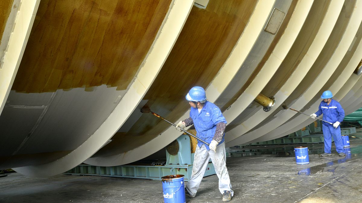 他是我国自主设计建造的亚洲第一艘圆筒形fpso的配管检验专业负责人朱绍锋。将上面的句子拆分