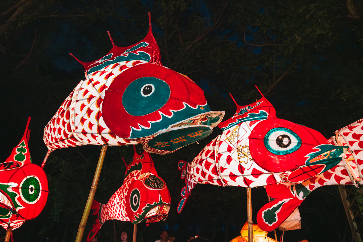 以鱼灯为主题的设计灵感：传统文化与现代美学的融合