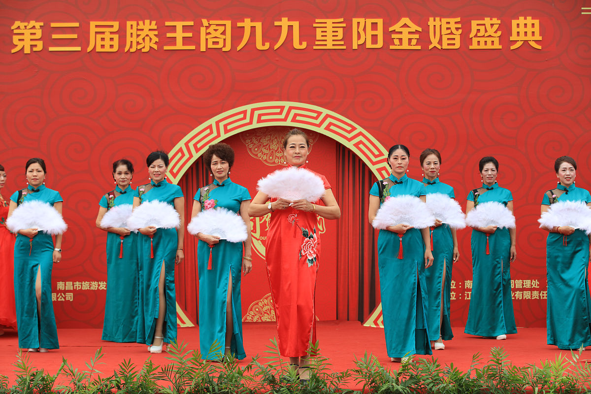 探索中国传统习俗和禁忌：从餐桌礼仪到称呼之道