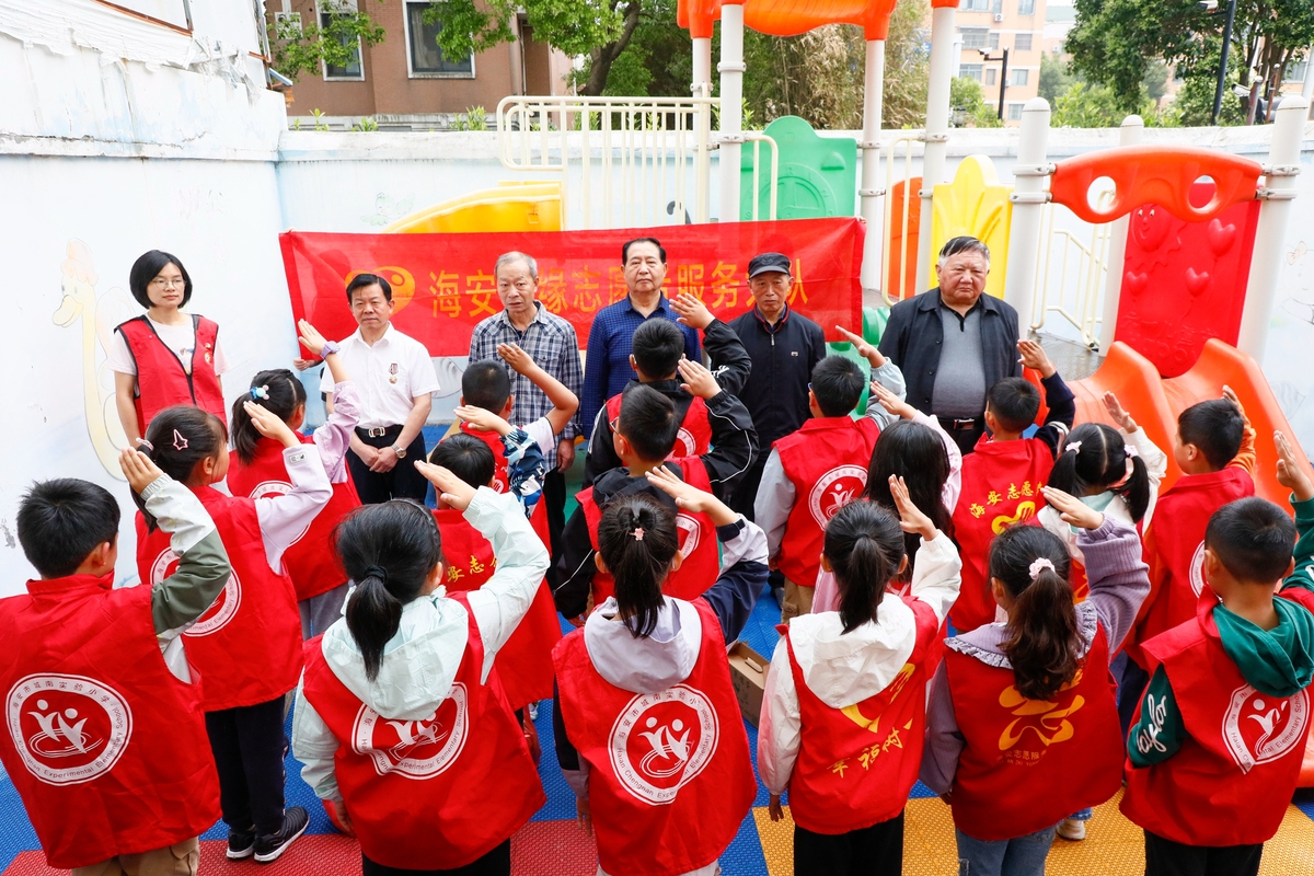 石家庄文化传媒学校开展学雷锋月志愿服务活动，传递正能量