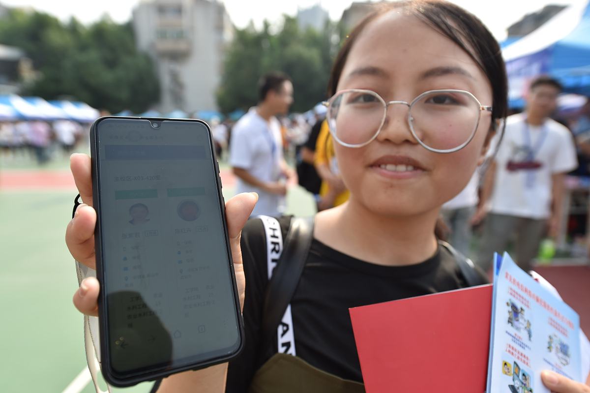 合肥2022年中专和大专哪个好-怎么样