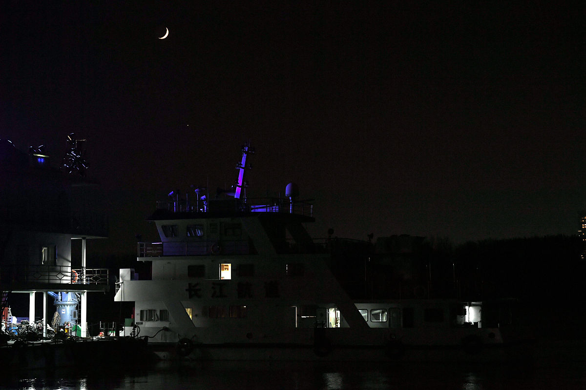 原野小年为什么那么黑