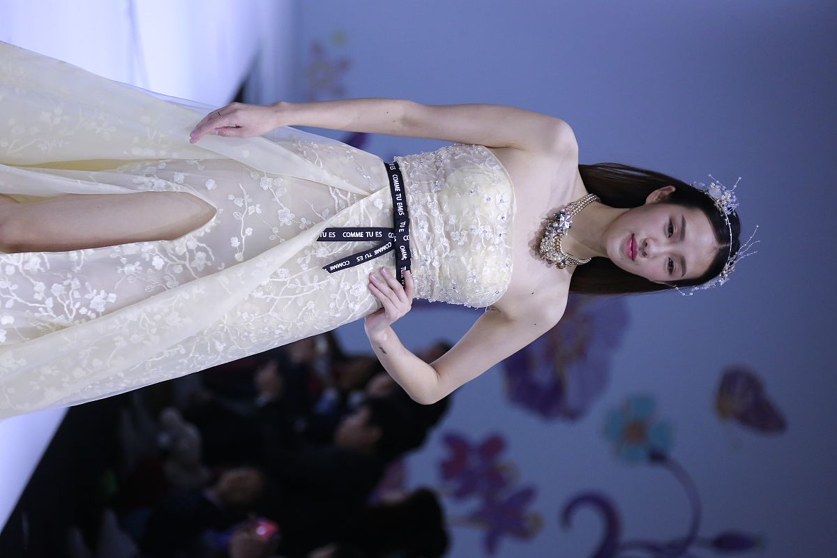 2017年11月4日,北京,2018春夏中国国际时装周:comme tu es·刘嘉 品牌
