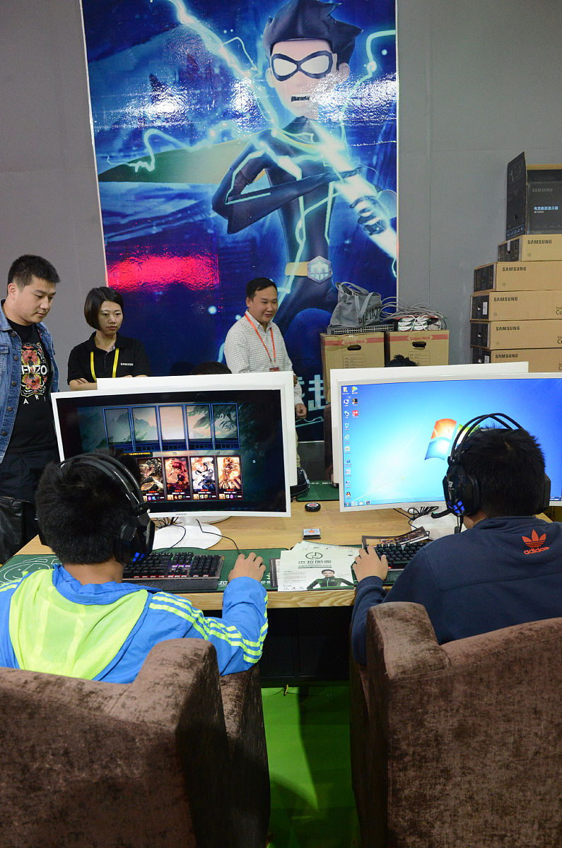 游戏直播的替代选择：录像、解说、报道和教学