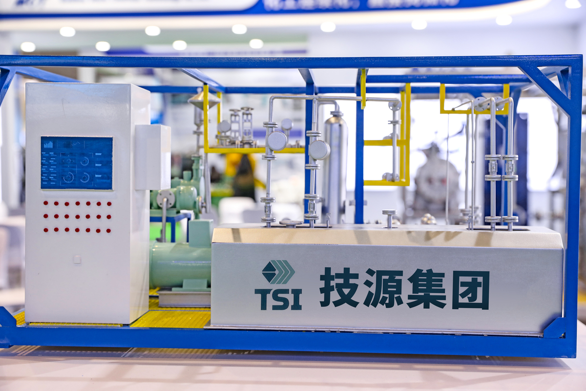 新能源装备技术专业简介 - 未来能源科技人才的摇篮