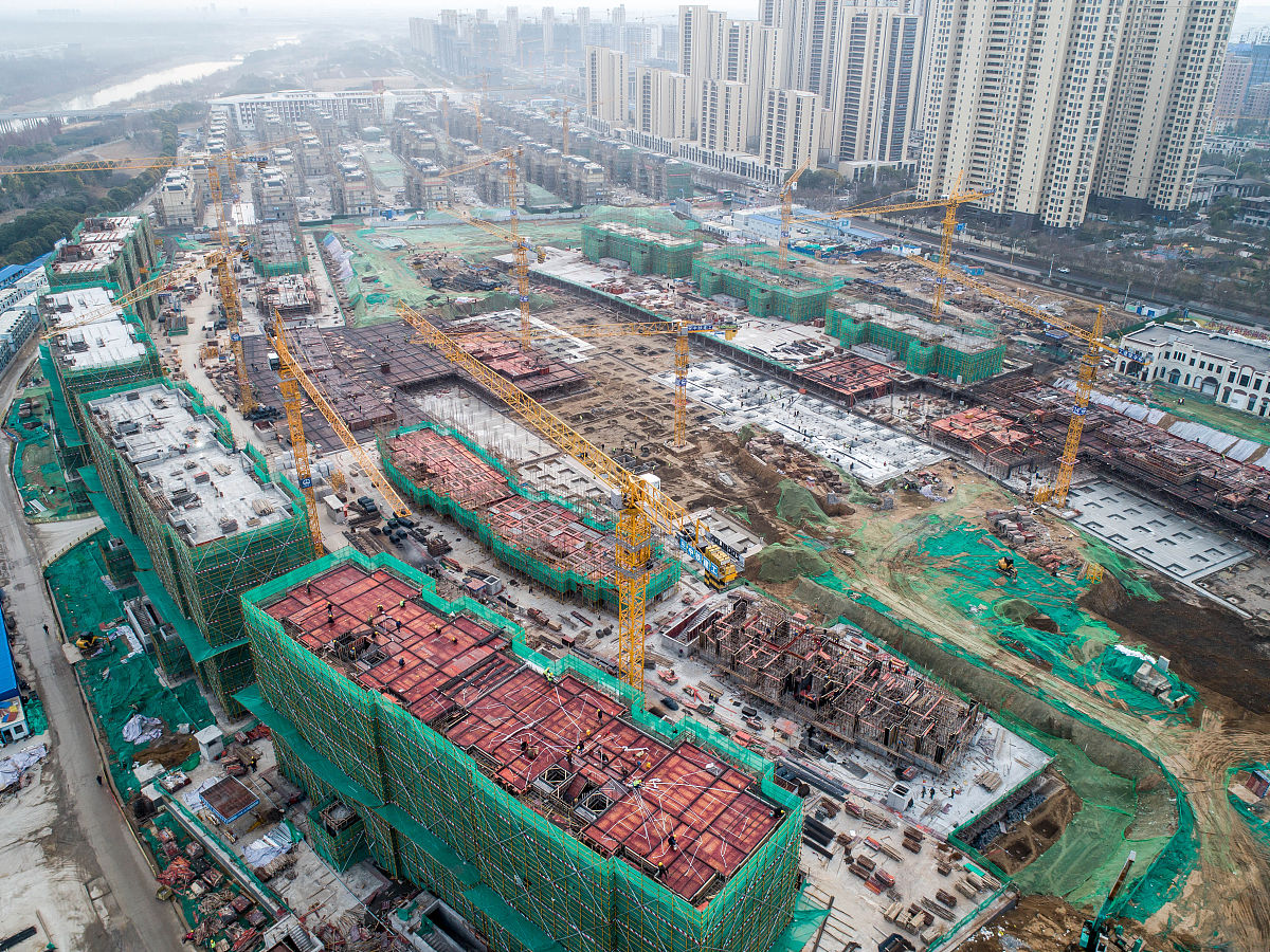 你正在撰写论文宝龙城市商场建设项目的安全分析与评价用具体统计数据进行说明建设项目施工过程中的基坑坍塌、机械伤害、高处坠落等事故风险写成一段话格式不少于2000字。 你正在撰写论文宝龙城市商场建设项目的安全分析与评价用具体统计数据进行说明建设项目施工过程中的基坑坍塌、机械伤害、高处坠落等事故风险写成一段话格式不少于2000字。