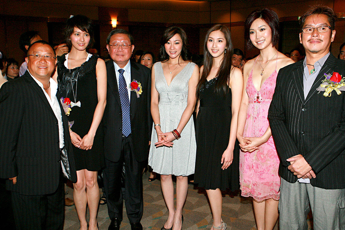 郭羡妮下嫁农村小伙!豪气给公婆买房,港姐婚后生活曝光! 郭羡妮下嫁农村小伙!豪气给公婆买房,港姐婚后生活曝光!