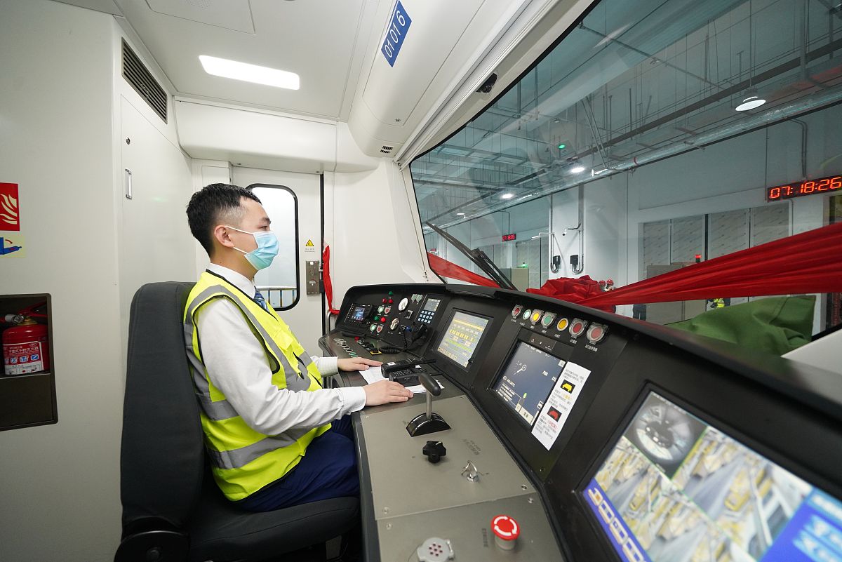 重庆工业管理职业学校城市轨道交通运营服务专业是不是热门专业？