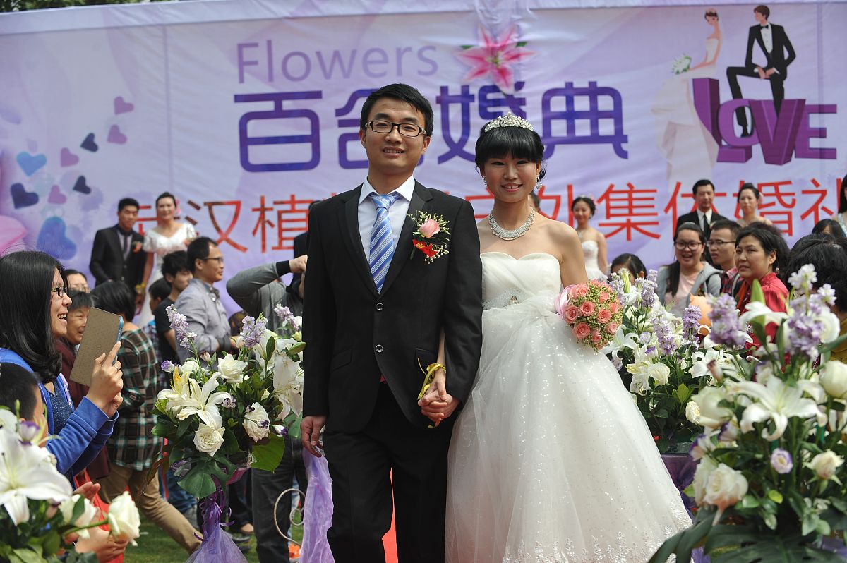 用车睿婕写一首诗