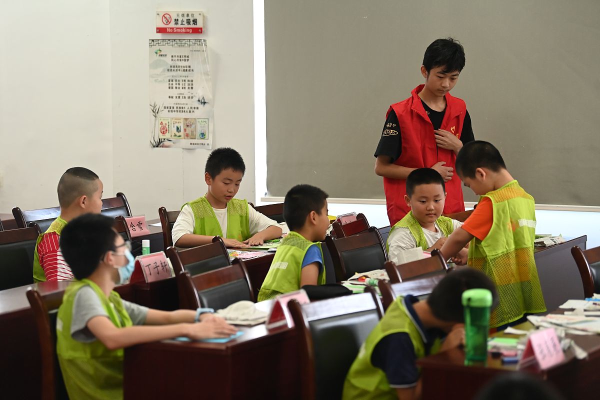 暑期留守青少年托班项目管理指南：活动内容、安全保障、师资招聘和宣传推广