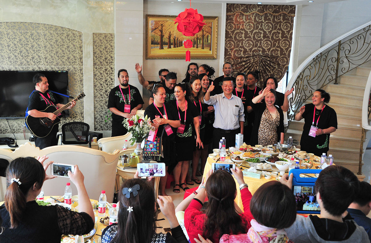 欢送李哥！温江团队聚餐，共话美好回忆