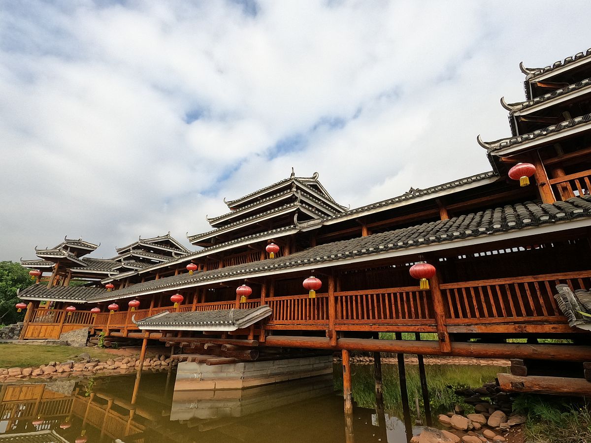 广西旅游业崛起：从‘捡景点’到‘上位战略’