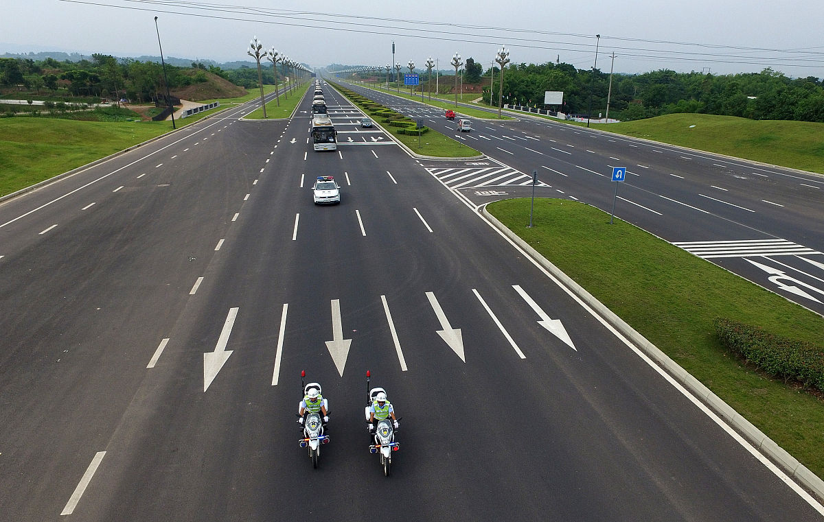 高速公路上能过什么车