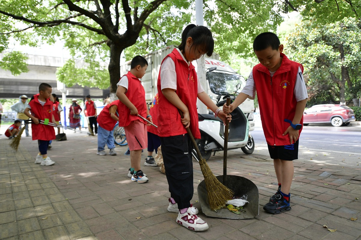 暑假社会实践：提升责任感、实践能力，助你成长！