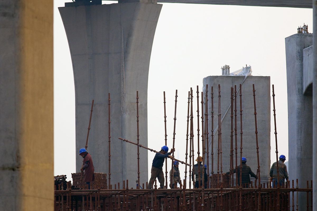 关于土木工程专业学生在西安市西丰路桥工程有限公司进行g211国道桥梁施工的流程。