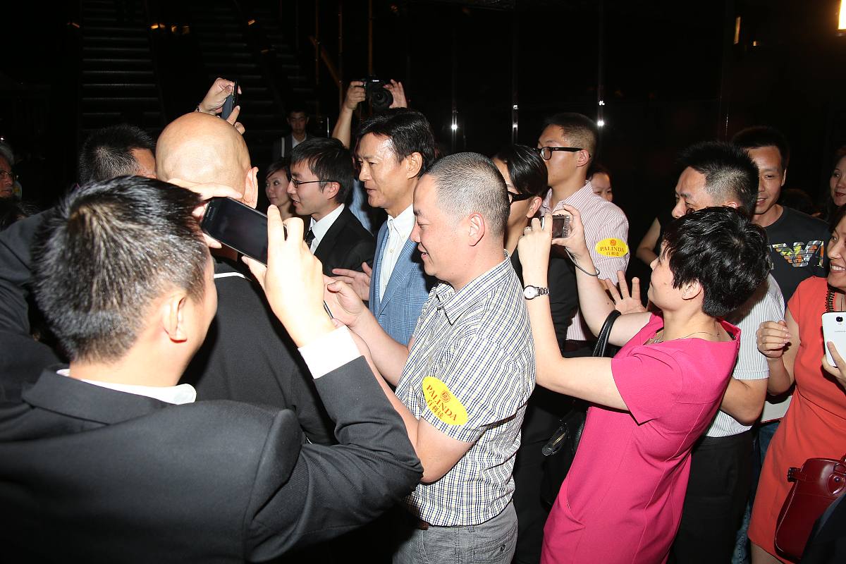 热烈庆祝同事公司服务15周年！