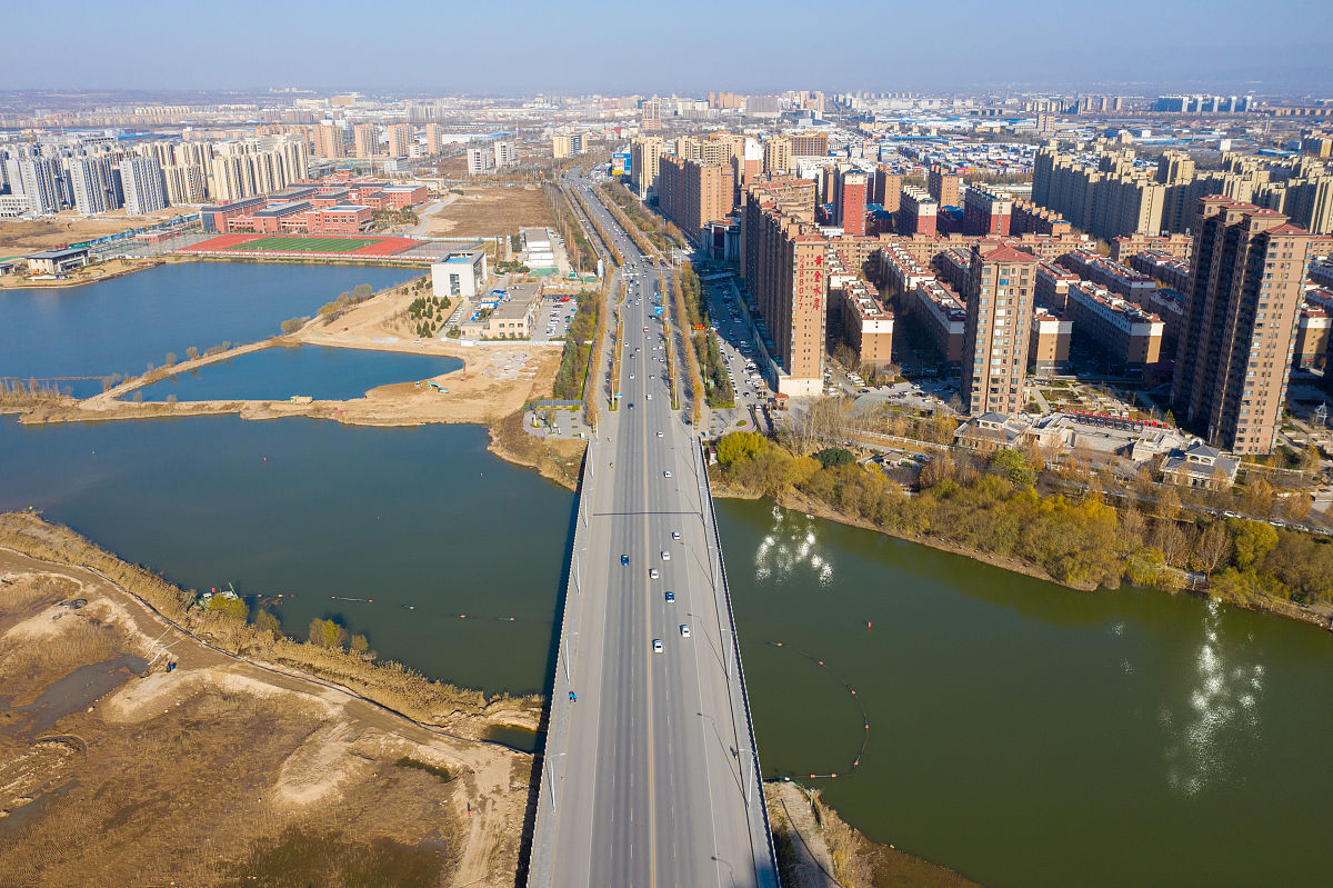 2021年12月2日,山西省运城市,尧梦湖公园景色宜人.