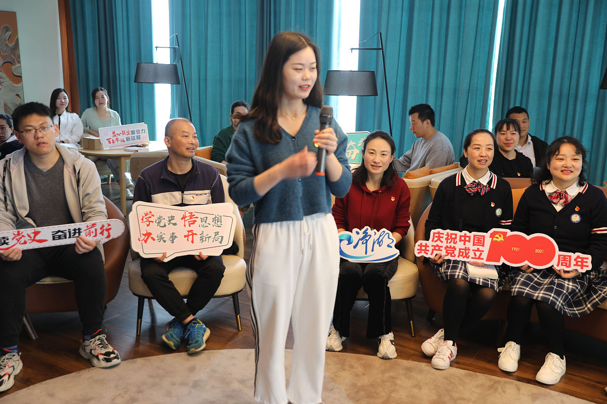 西安残疾人艺术职业学校专业介绍：视觉艺术、音乐、舞蹈、手工艺术