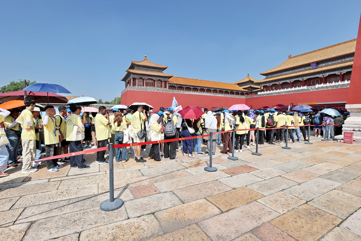 故宫门票旅行社没有约到 到窗口可以购买的帮我用180字详细描述