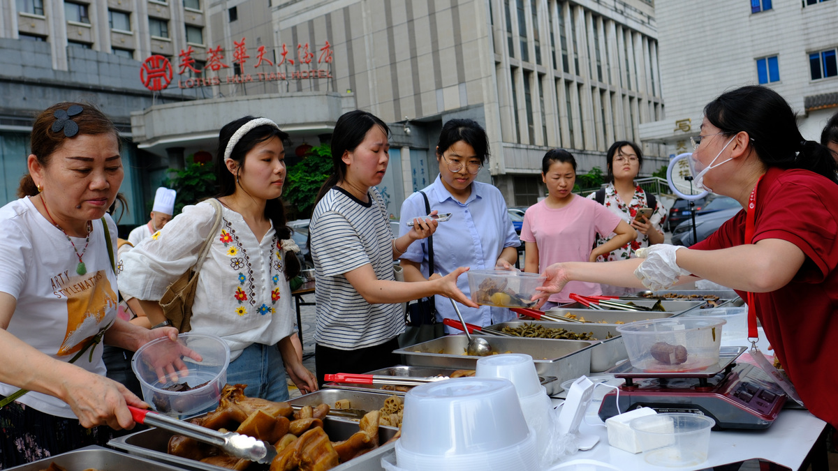 塔里木大学奖学金、食堂美食及校园生活介绍