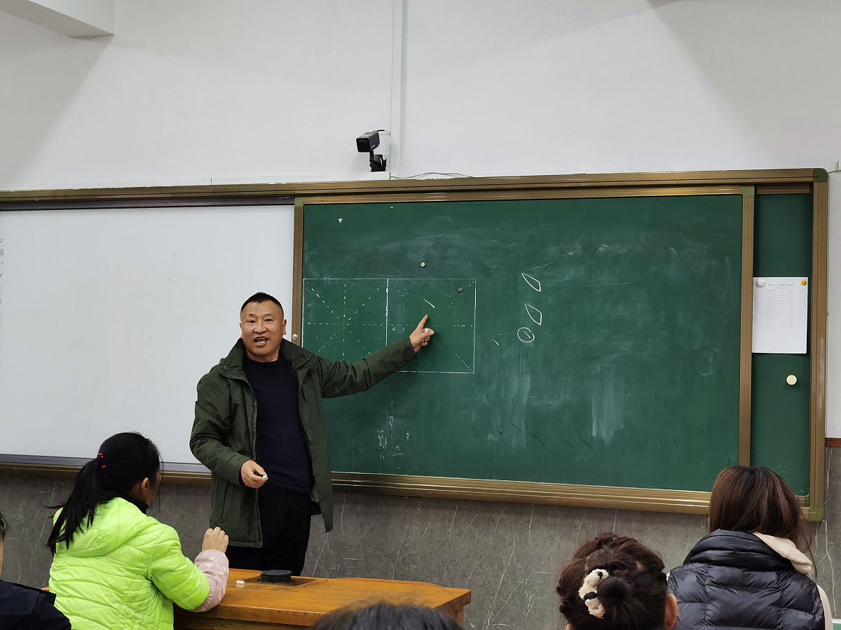 湘西中专学校许犇老师：一位优秀的教师