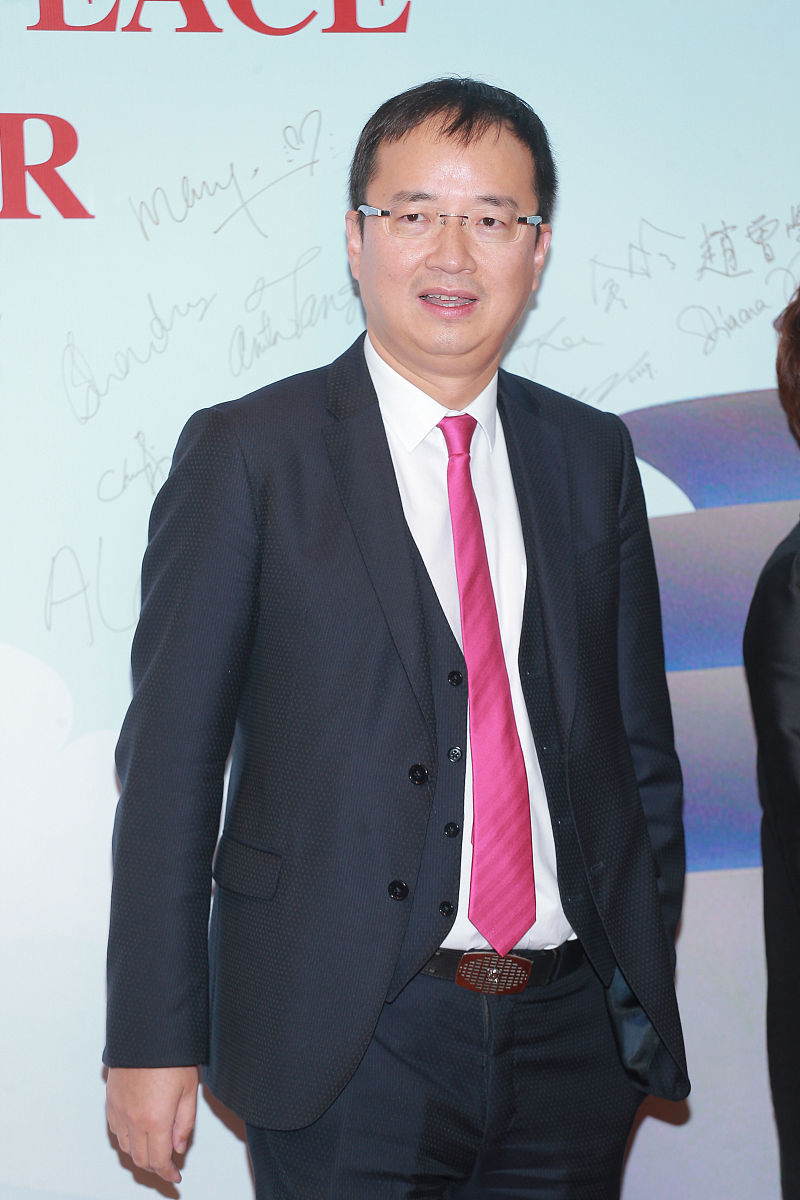 2014年12月11日,香港,明星盛装出席"大成就塔慈善晚宴酒会".