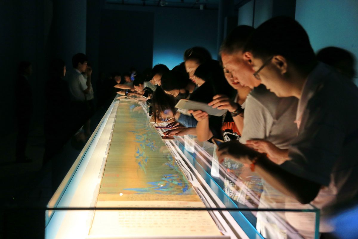 千里江山万里海：爱国情怀的深情呼唤