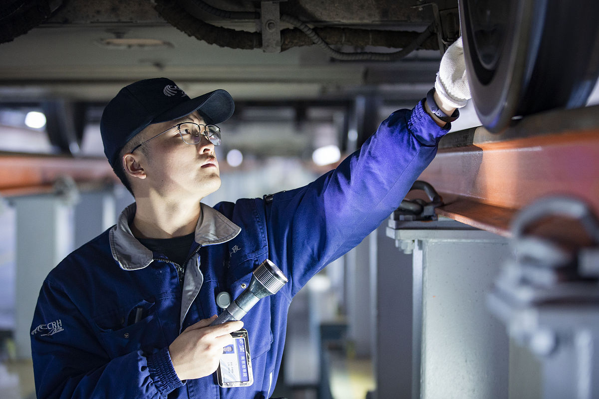 南京2023年女孩子中专读什么专业好-怎么样