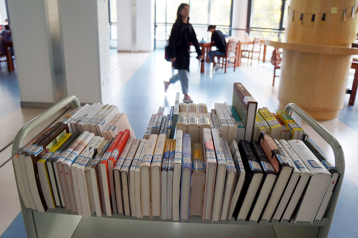 图书档案管理专科就业前景：广阔的文化遗产保护之路