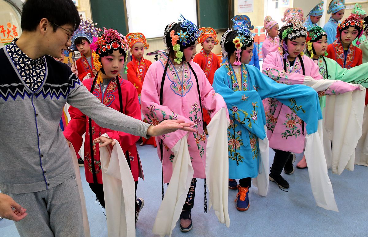 语文戏剧走出校园的方式