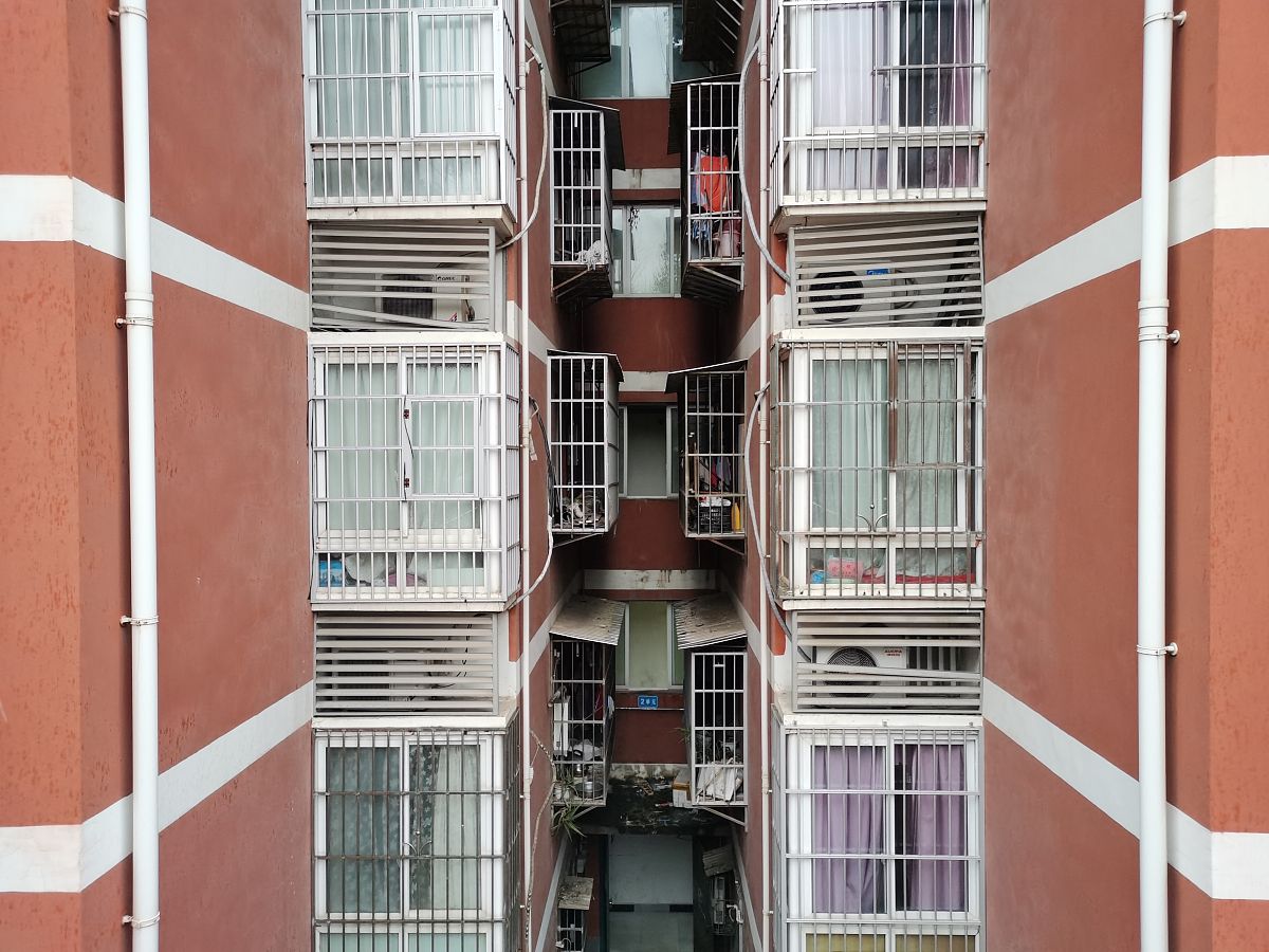 预防病人高层跳楼：8个有效措施和安全建议